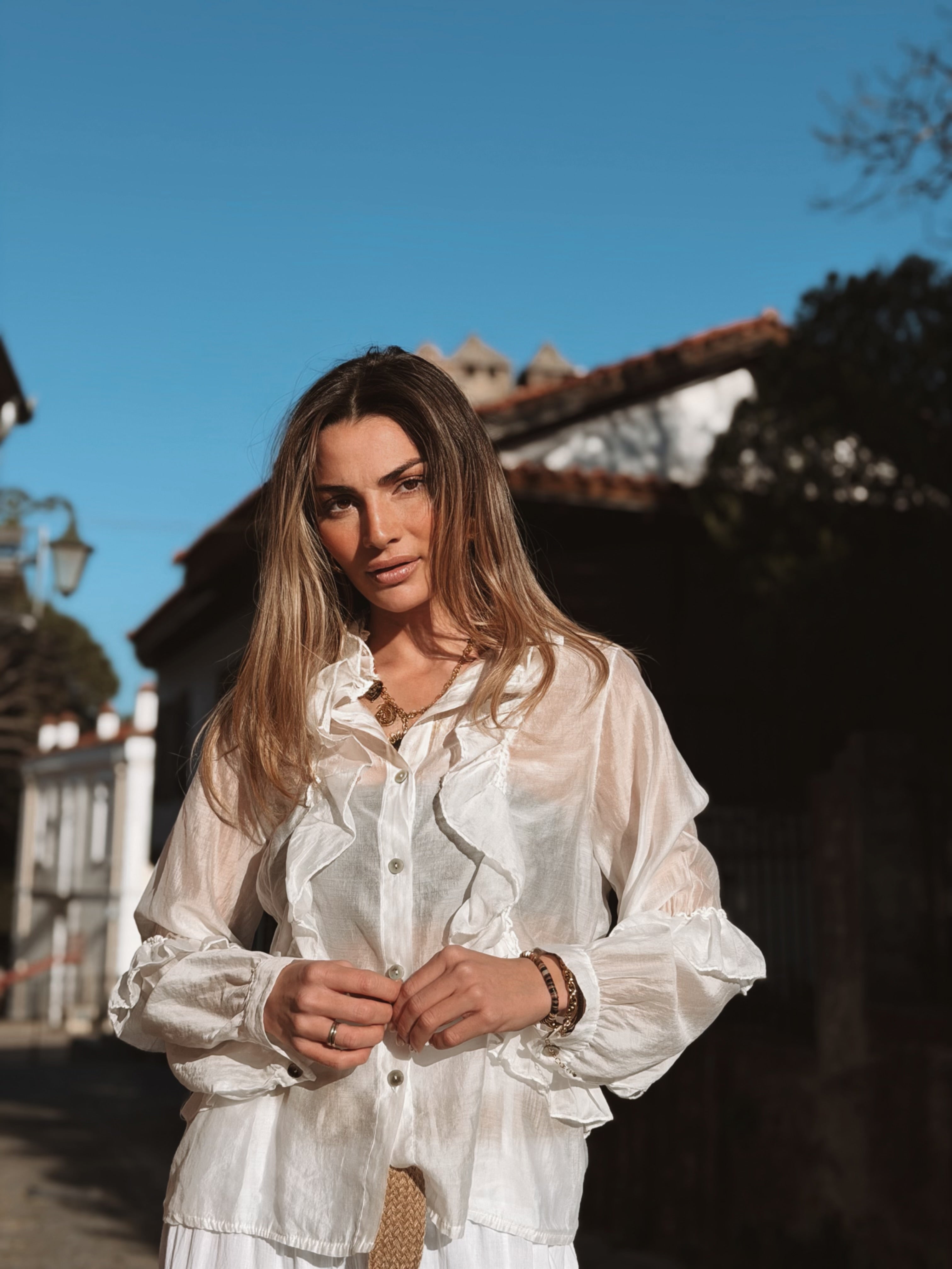 Amelia Μπλούζα