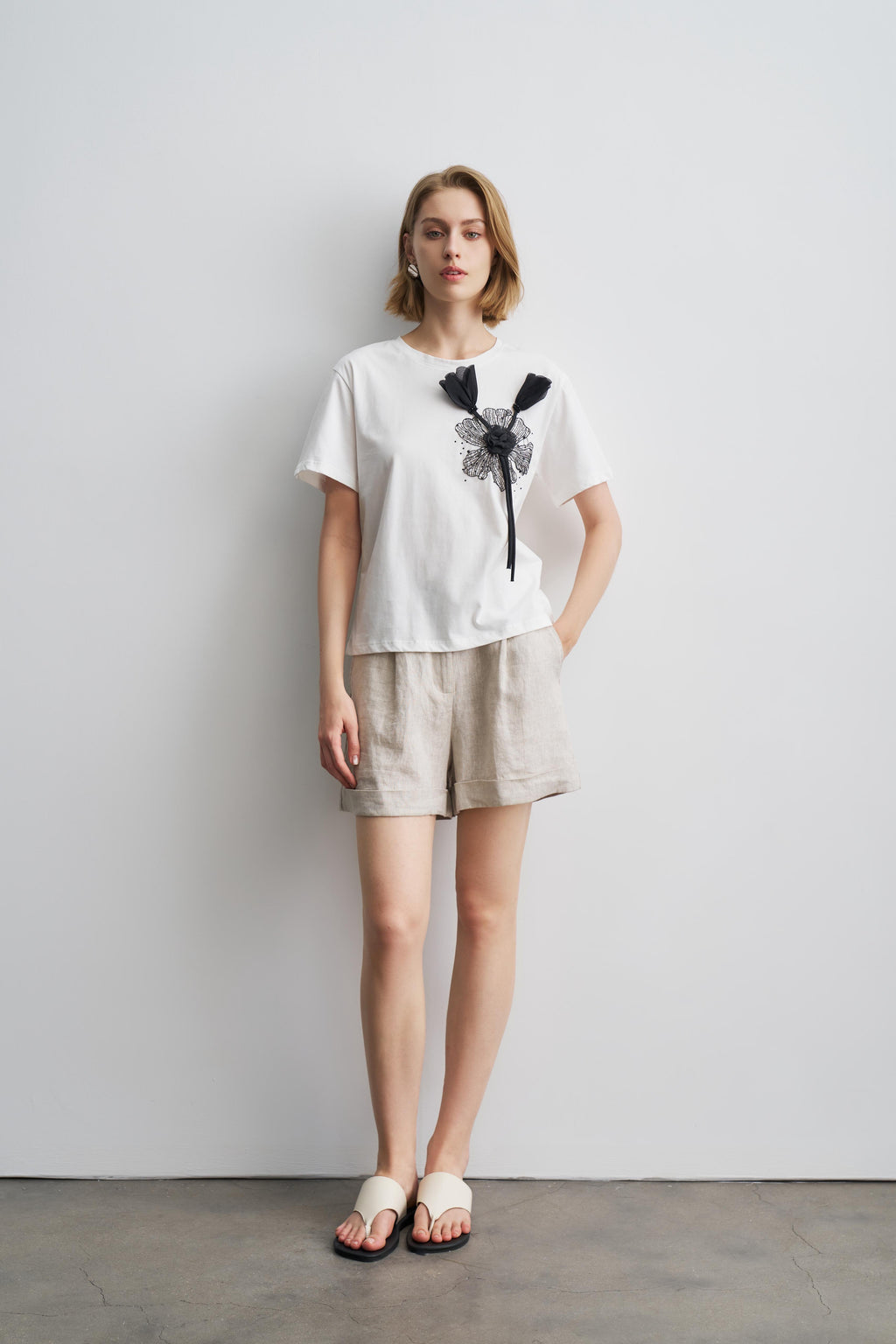 T shirt with flower