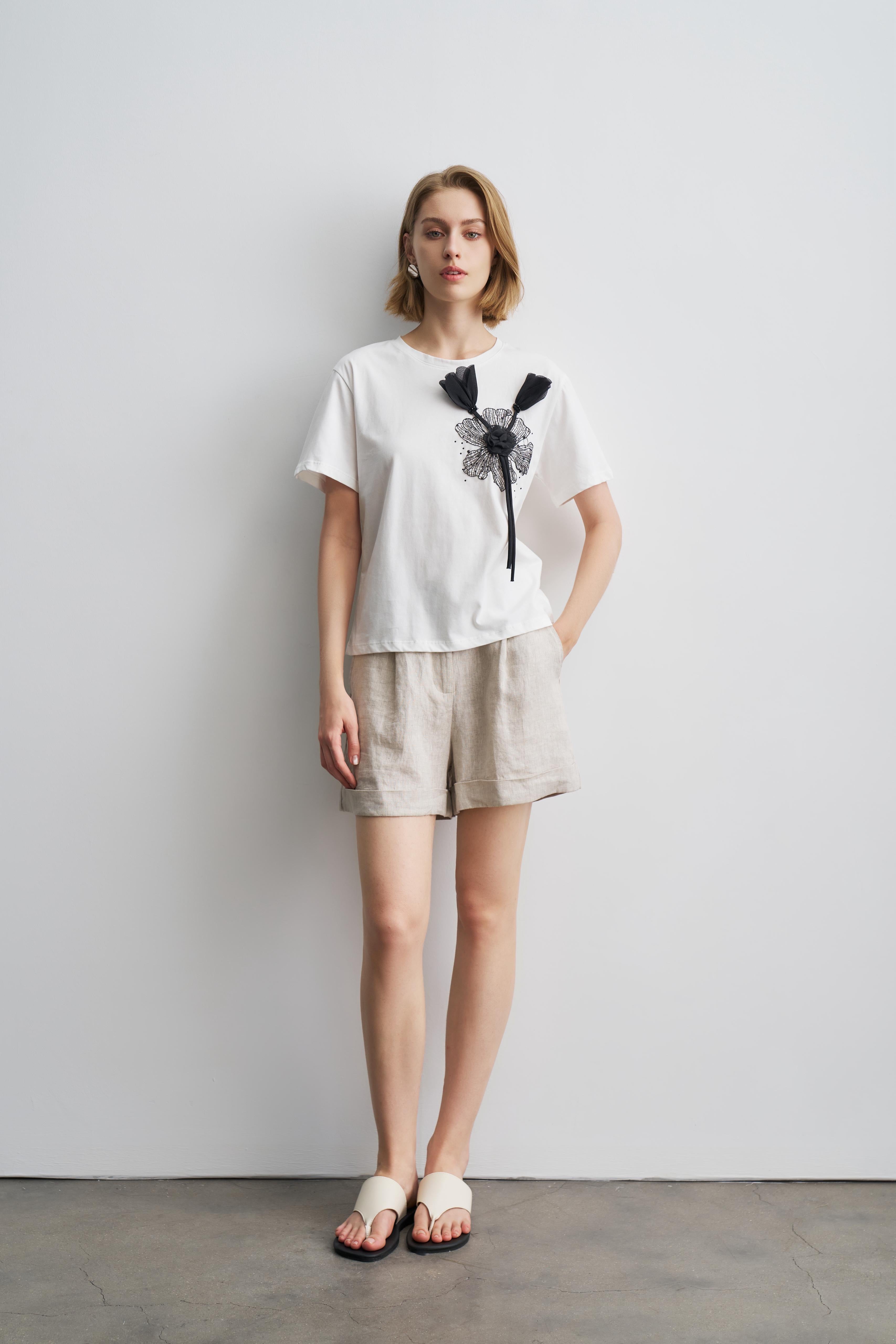 T shirt with flower
